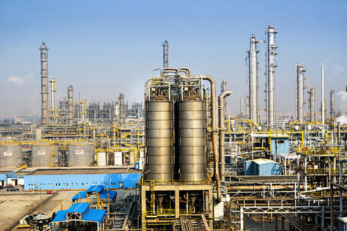 伊朗急需大量资金来振兴本国衰败的石油工业