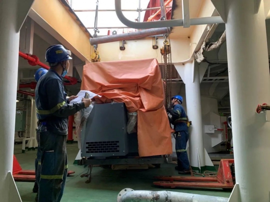 全球首艘中国制造空气润滑技术助远洋矿砂船降低油耗 中国润滑油网