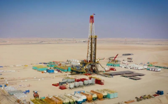 ADNOC一直与国际石油公司合作，以帮助提高其石油生产能力