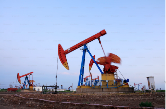 为确保石油市场保持平衡，俄罗斯也将在9月继续自愿削减原油供应