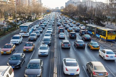 中国机动车保有量已达4.3亿辆